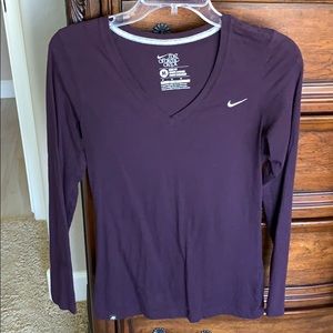 Nike. Ladies Slim Fit long sleeve Top. Size Medium
